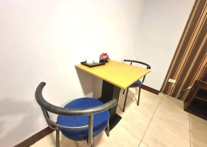 Oyo 75460 Baansang Place Suvarnabhumi Hotel 2*