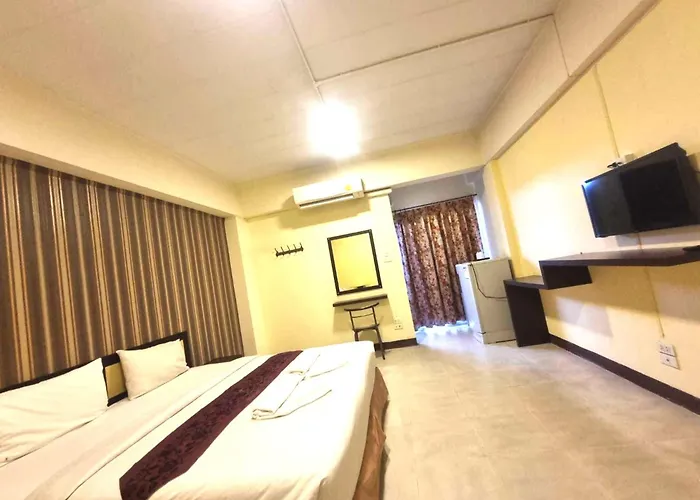 Oyo 75460 Baansang Place Suvarnabhumi Hotel 2*