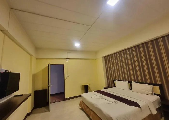 Oyo 75460 Baansang Place Suvarnabhumi 2*