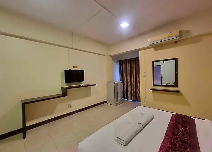 Hotel Oyo 75460 Baansang Place Suvarnabhumi